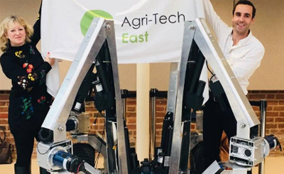 世界上第一个可组合农作物数字钻孔机器人